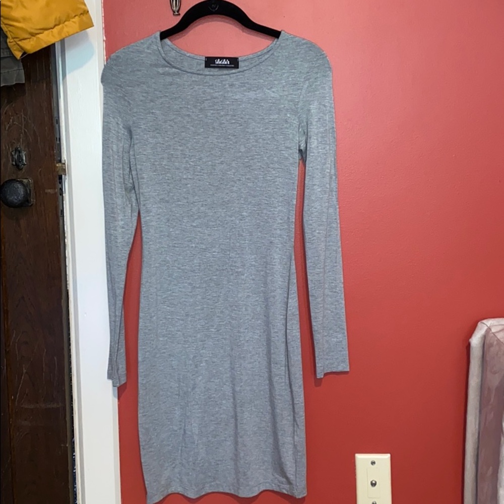 Simple gray long sleeved bodycon dress